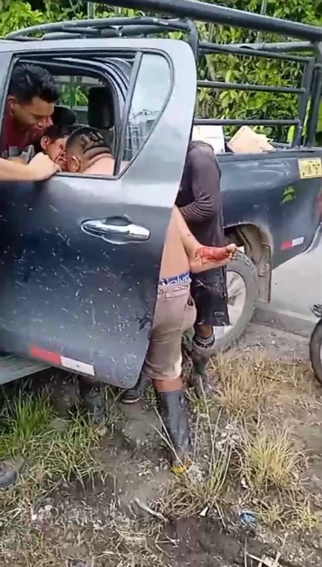 CONDUCTOR QUEDA GRAVEMENTE HERIDO TRAS DESPISTE EN SANTA ROSA DE SHAPAJÁ