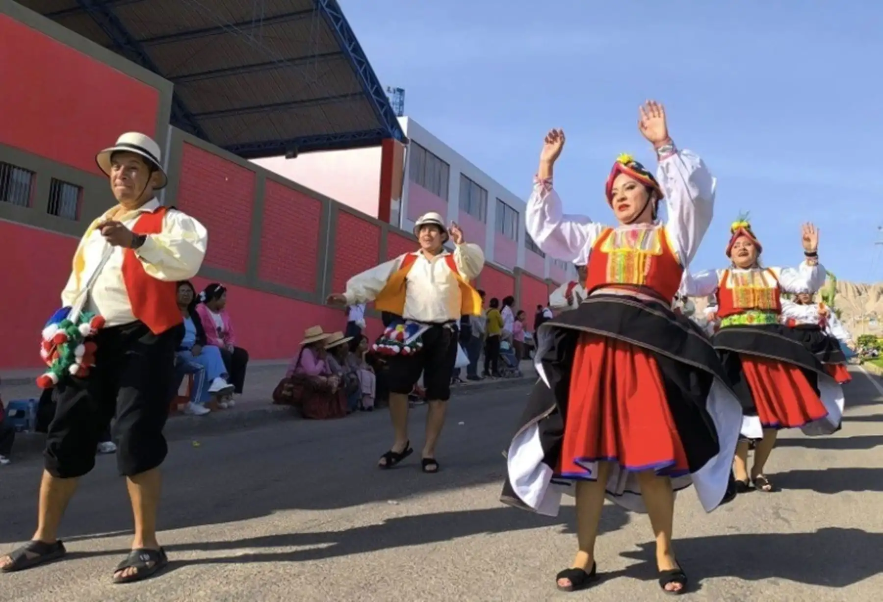 Moquegua: con serenatas, corso y exposiciones culturales se celebra aniversario número 484