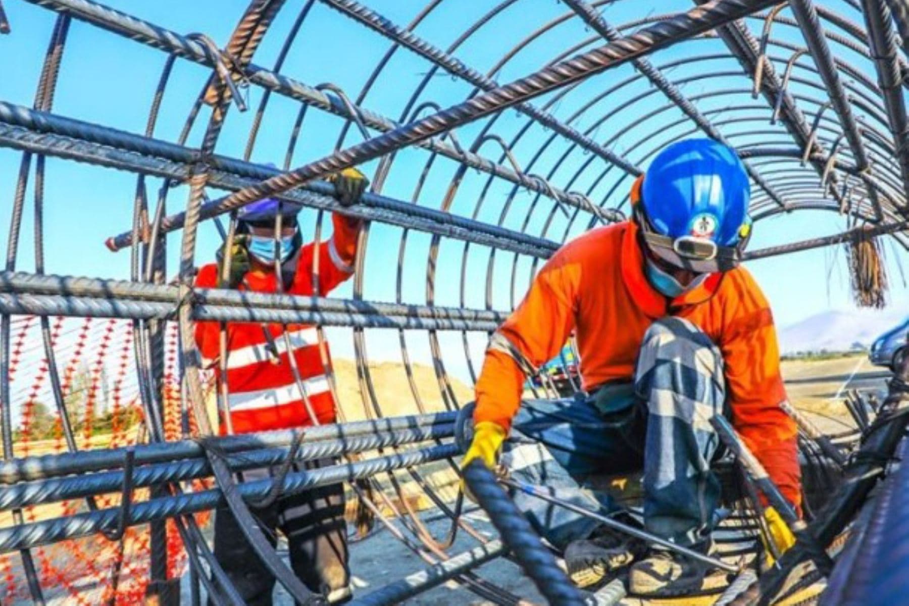 Gobierno destina más de S/ 900 millones para continuidad de obras en 22 regiones del país