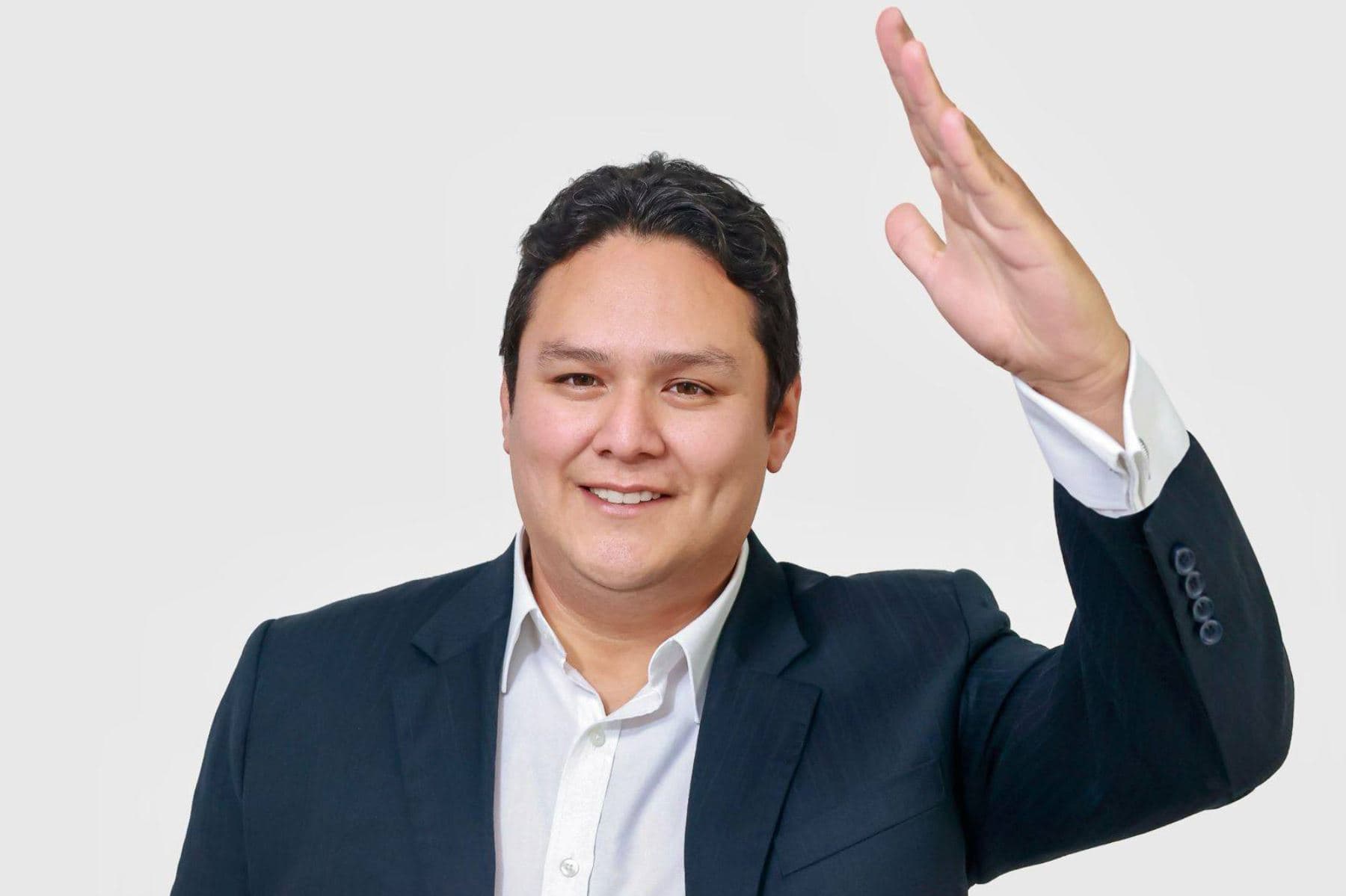 Elecciones 2026: Enrique Valderrama gana primarias en APRA y liderará plancha presidencial