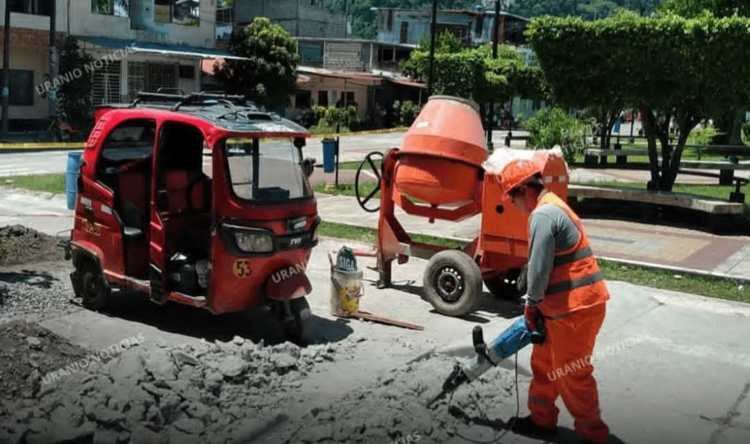 ANTE LA QUEJA DE LA POBLACIÓN RETIRAN ROMPEMUELLES ANTITÉCNICO EN EL PARQUE BELLA DURMIENTE