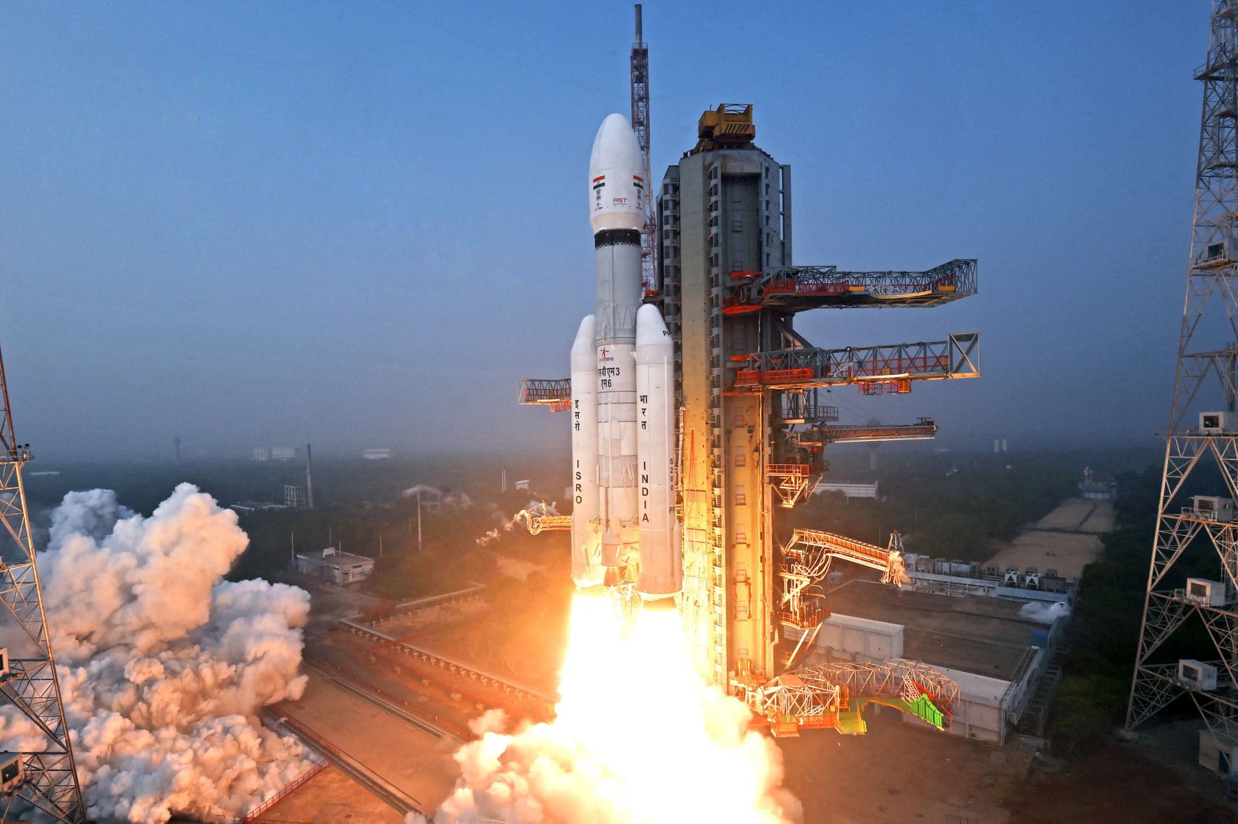 Agencia espacial de India lanza su satélite más pesado de 6.100 kilos